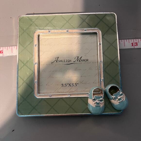 Ashleigh Manor 3.5 x 3.5 enamel rhinestone baby shoe kickstand picture frame - Picture 8 of 8